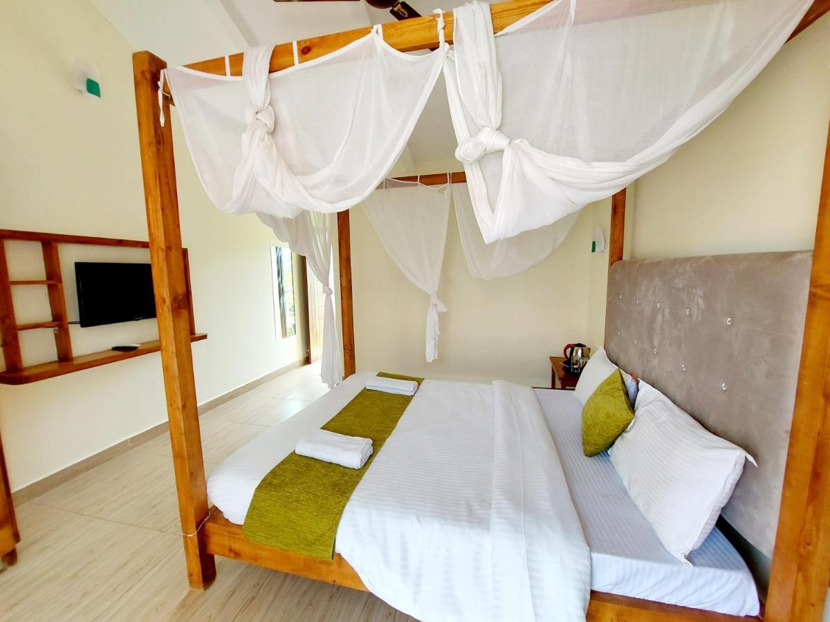 Vedana Retreat Arambol Hotel Exterior photo